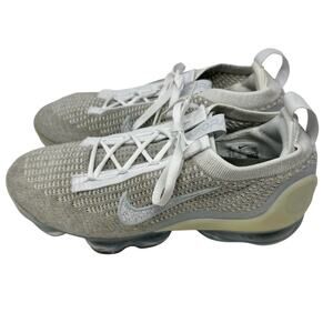 Nike VaporMax 2021 Flyknit White Pure Platinum DC4112-100 Women’s size 9